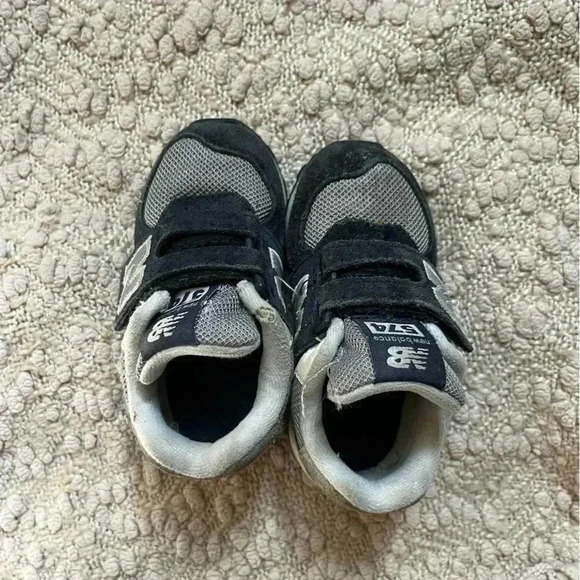 New balance blue sneakers size 5C - Picture 2 of 8